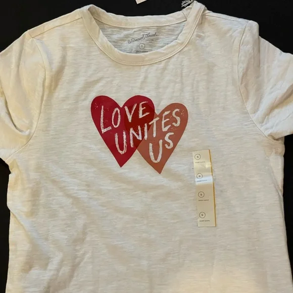 NWT- Women's Short Sleeve T-Shirt - Universal Thread Cream - Medium - Picture 6 of 6